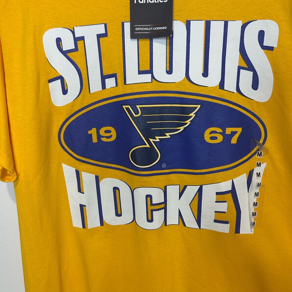 NWT Fanatics Officially Licensed Yellow St. Louis Blues Hockey Tee Adult Size M